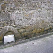 Vestiges de l'Ile-Tudy témoignant de sa surélévation pour faire face aux tempêtes